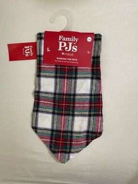 Family Pj’s Macy’s Brand Red Green Plaid PET  Bandana Size L/XL NWT Dog bandana